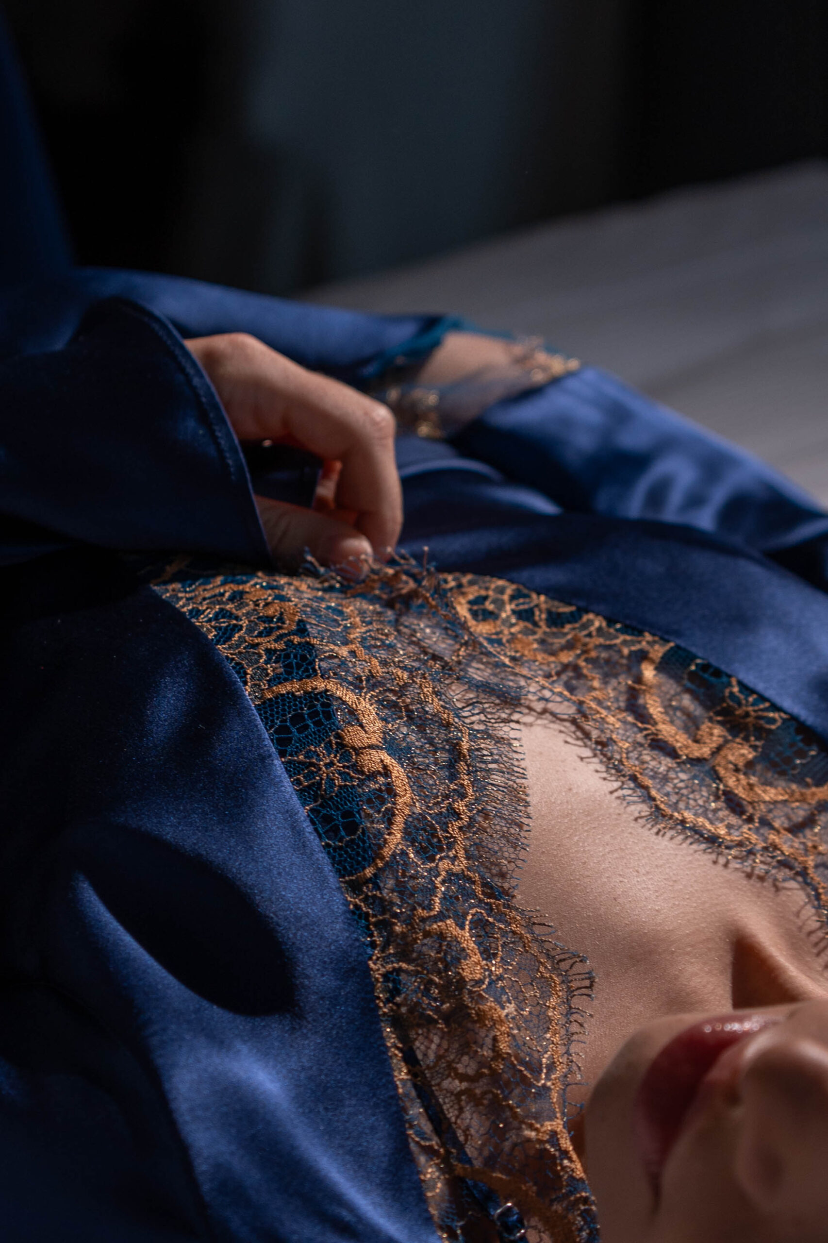 Onyx silk long Robe Blue 4