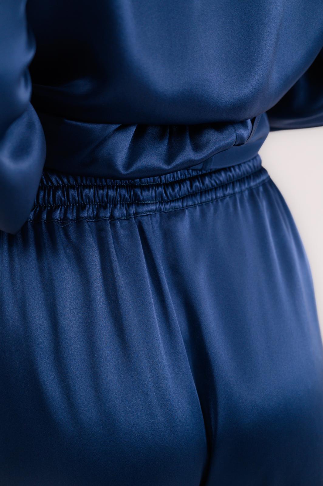 Essence Set Silk Blue 3