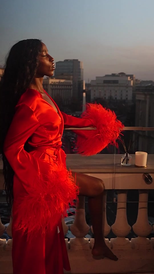 The best gift you can give — or make — for yourself. Wrapped in natural silk.