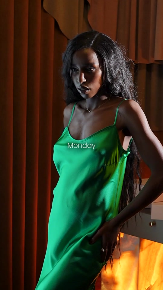 Eleganța adevărată începe acasă ✨ Descoperă piese din mătase naturală, realizate în România cu atenție la fiecare detali